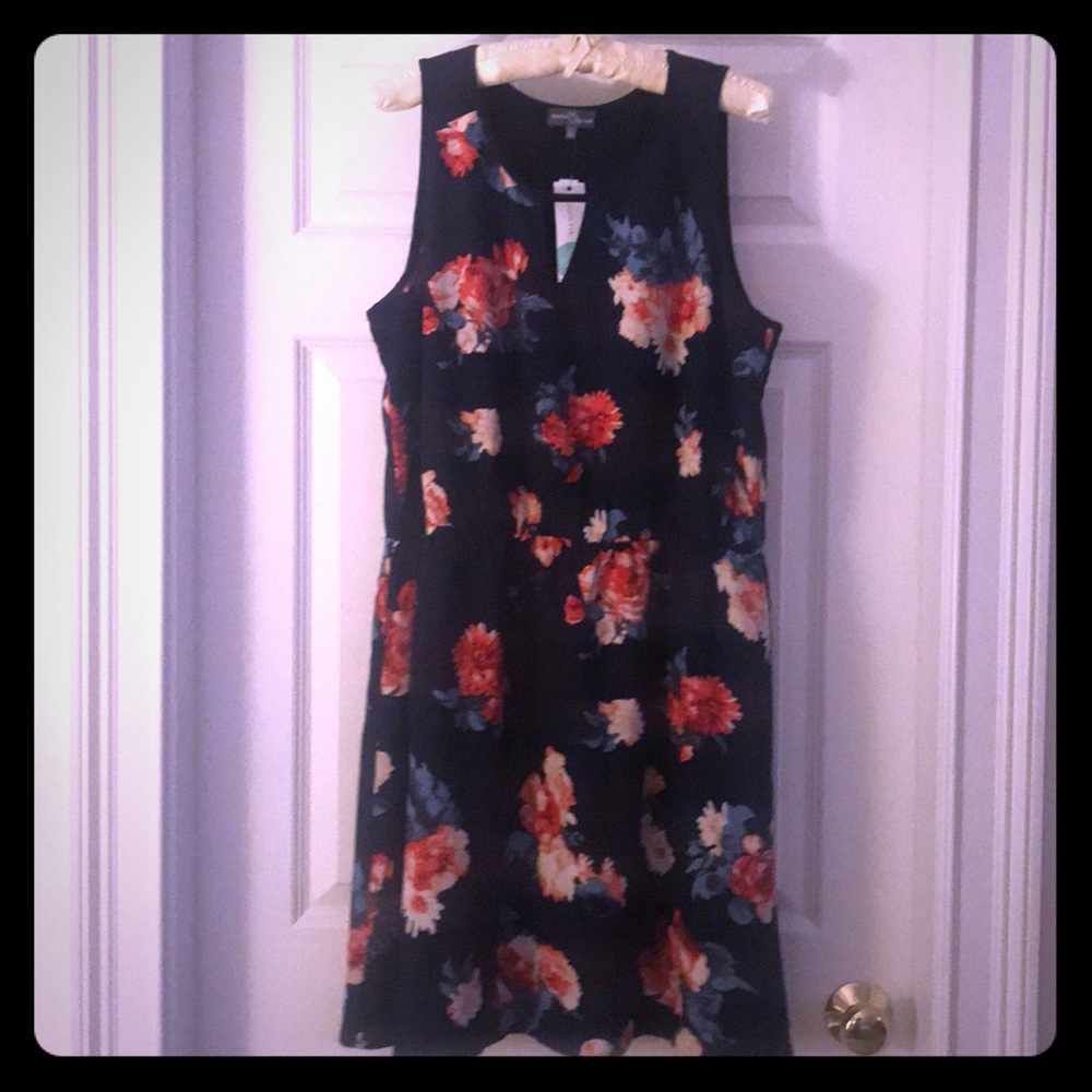 Gorgeous navy blue base floral sleeveless dress